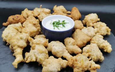 Boquitas de Garbanzo con Salsa de Yogur