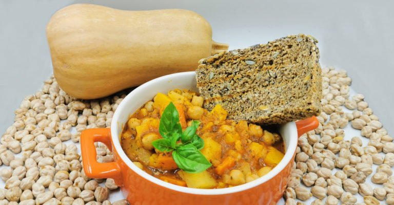 Garbanzos con Ayote y Papas en Húmedo